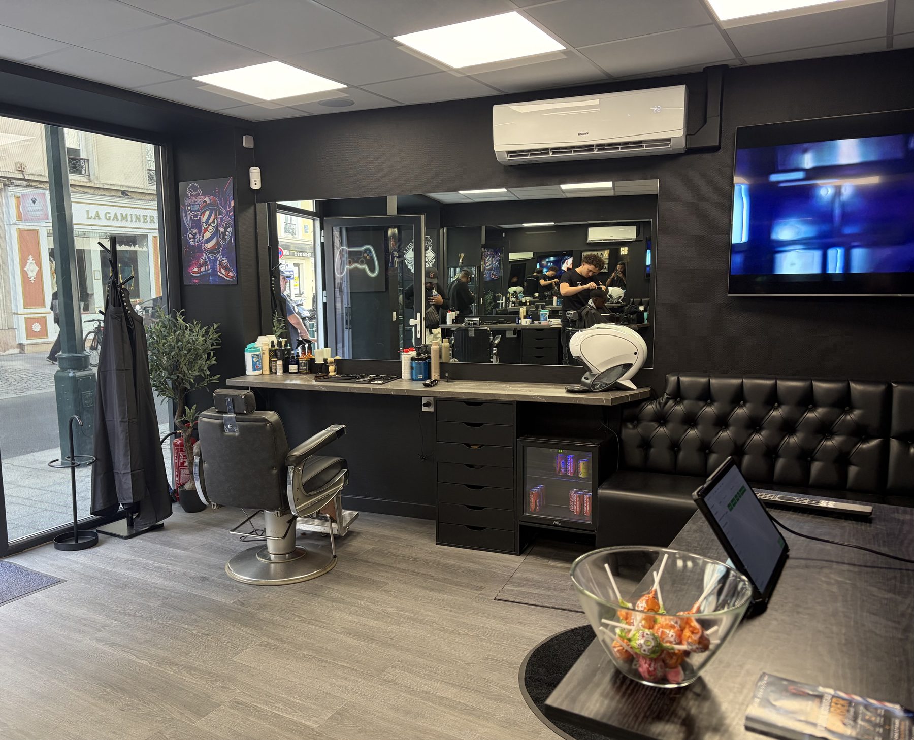 Intérieur du salon Air Barber